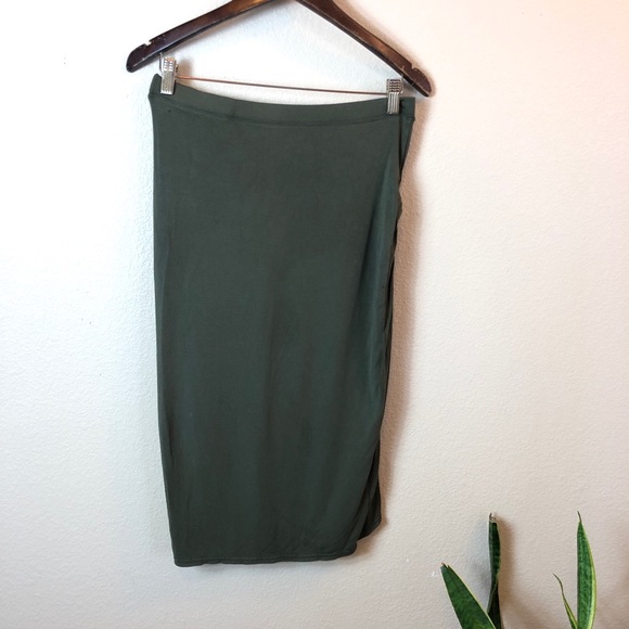 🛍 Ruched Skirt - Picture 2 of 7